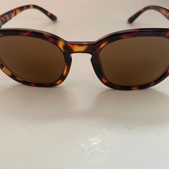 Brown Lens Tortoiseshell Square Sunglasses - Picture 7 of 7